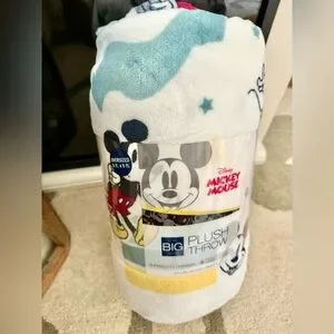Disney | Bedding | Disneys Oversized Supersoft Printed Plush Throw By ...